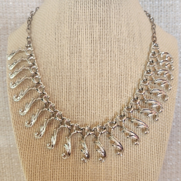 Vintage Sarah Coventry Fancy Free Silver Fringe Collar Necklace - Picture 1 of 8
